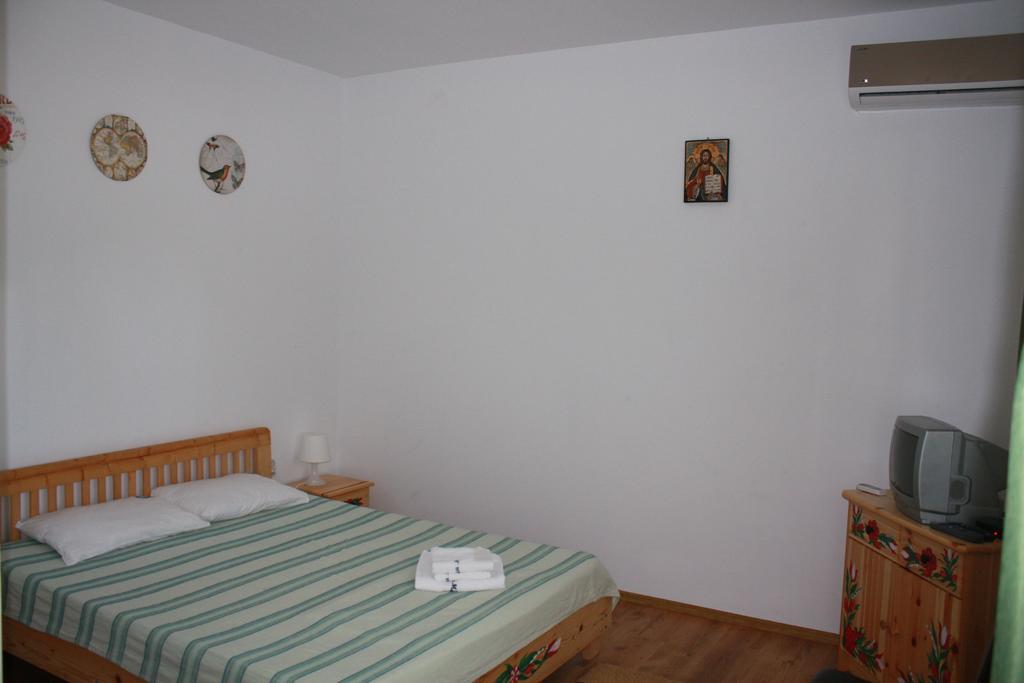 King Room,1724037175:JPEG